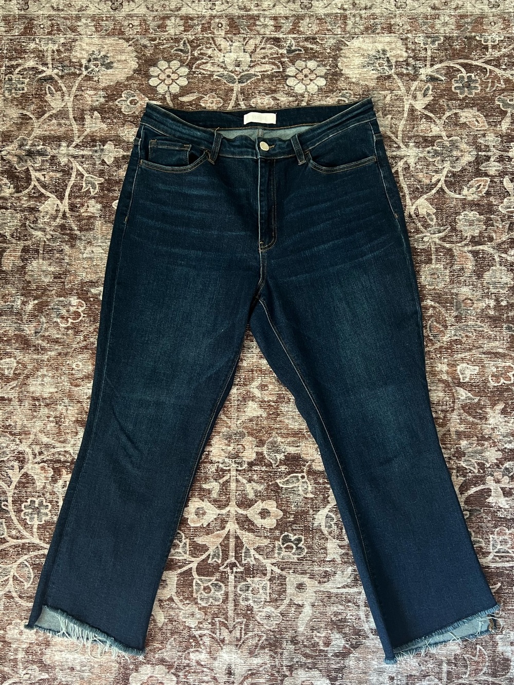 NWOT Vervet Crop Frayed Hem Jeans - Size 18